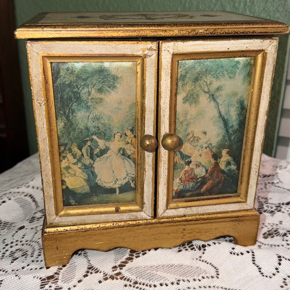Vintage Royal Sealy Gold Gilt Wooden Jewelry Music Box
